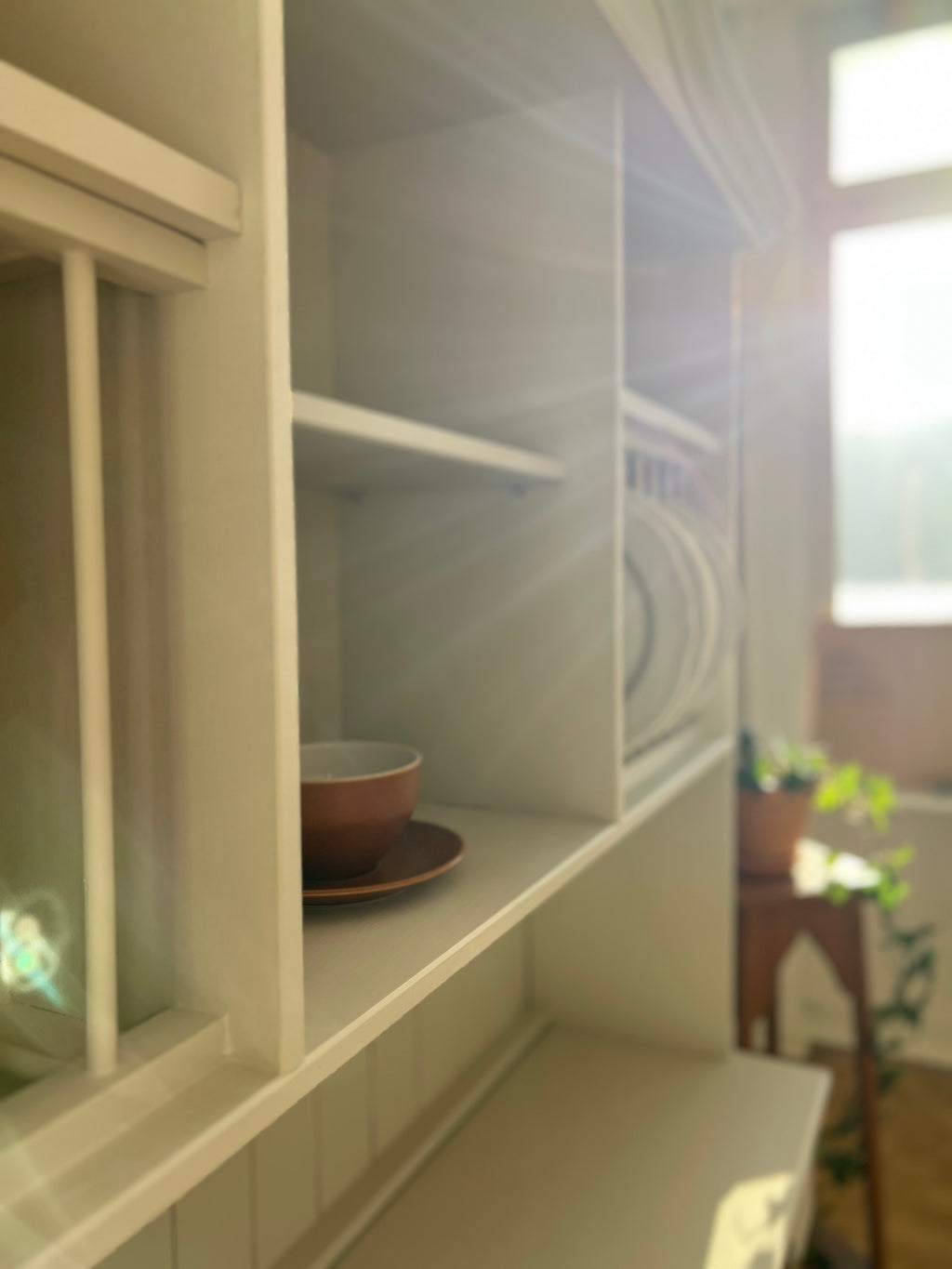 Tallrikshylle-skåpet